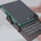 YouTuber Modifikasi Samsung Galaxy Z Flip 5 Jadi Ponsel Geser dengan Keyboard BlackBerry